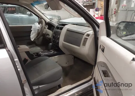 2009 Ford Escape Xls/Xls Manual from USA, damaged, VIN 1FMCU02739KB22392